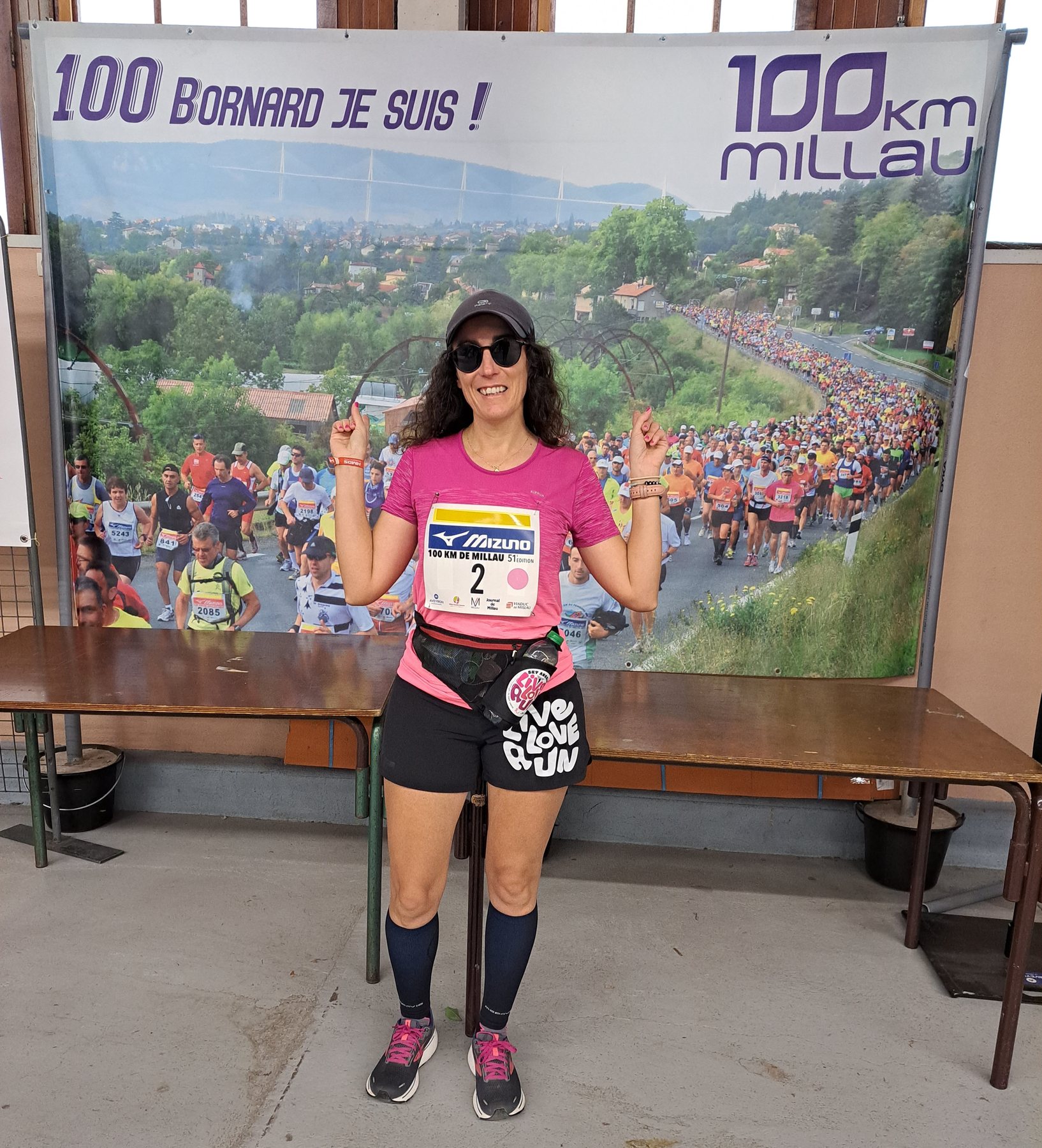 Le viaduc de Millau au-dessus d’un peloton : le 100 km.